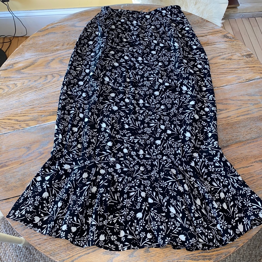 PUTUMAYO black/ivory rayon ruffle hem skirt - Picture 1 of 5